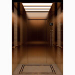 Cabina para Ascensor HF-K16 con Detalle Central Decorativo y Estilo Clásico en Colombia