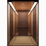 Cabina para Ascensor HF-K20 con Composición Multimaterial y Diseño Decorativo en Colombia